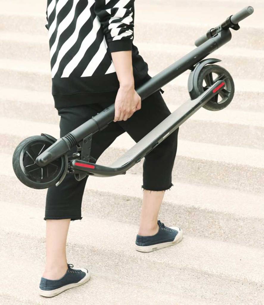 Segway-Ninebot Kickscooter ES1 lifestyle